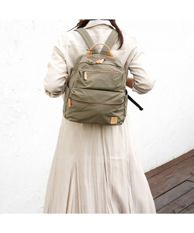 Regalo Felice 【ポケット充実 / A4サイズ対応 / 軽量】リュック / REGALO GYG(グレージュ)