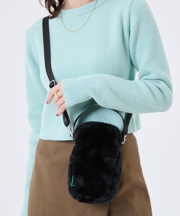 LeSportsac FUR MINI PHONE CROSSBODY/ブラックフラッフィーファー ブラックフラッフィーファー