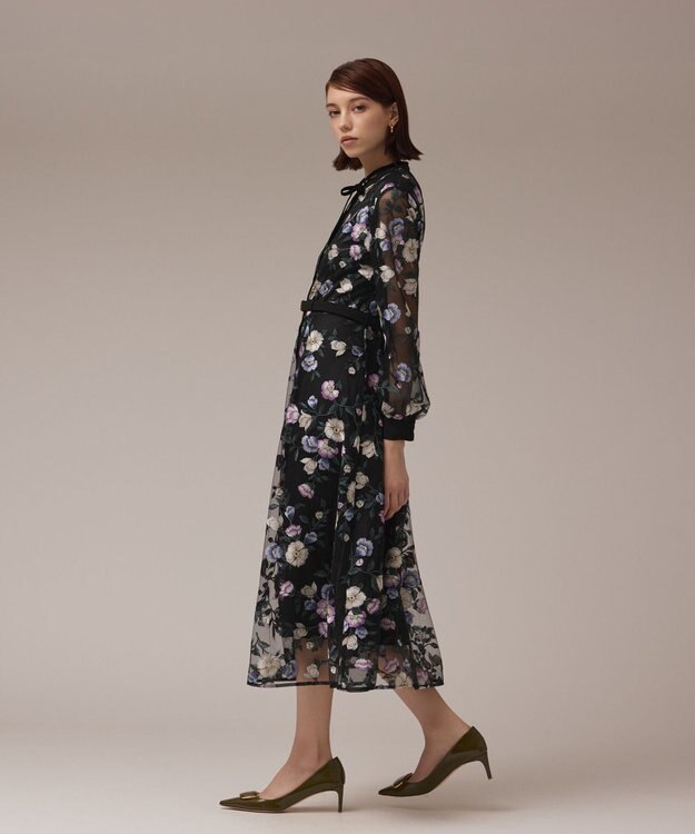 GRACE CONTINENTAL マルチ刺繍フレアワンピース ブラック