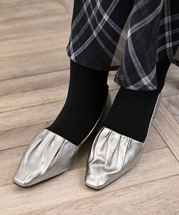 APOM 本革ソフトプリーツフラットパンプス20 シルバー