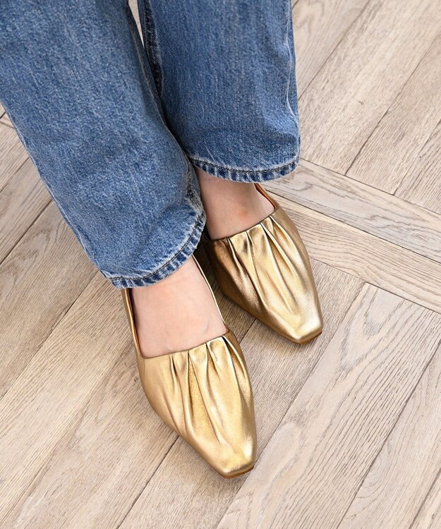 APOM ソフトプリーツフラットパンプス20 ゴールド