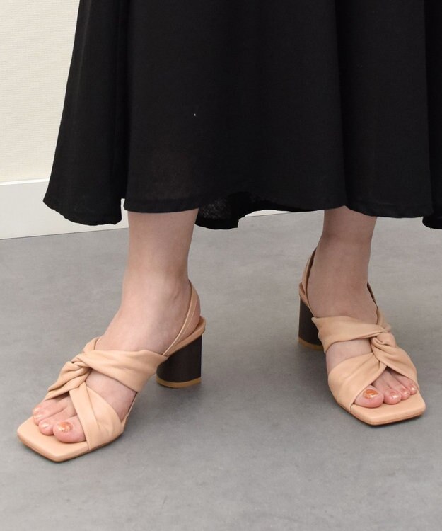 INTER-CHAUSSURES 【ANGEL ALARCON】スクエアトウクロスベルトサンダル ベージュ