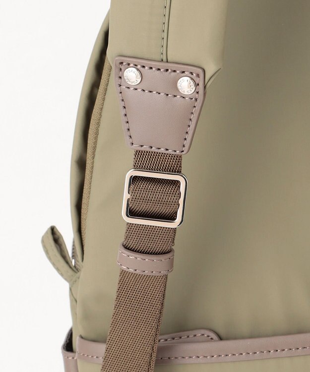 Y'SACCS 【ナイロンタフタ×リサイクルレザー】デイリーリュック カーキ