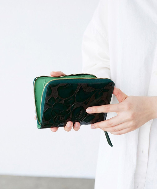 TOPKAPI 【TREASURE TOPKAPI】ローズエンボス ツヤ レザー ラウンドファスナー 二つ折り財布/パスポート対応 グリーン
