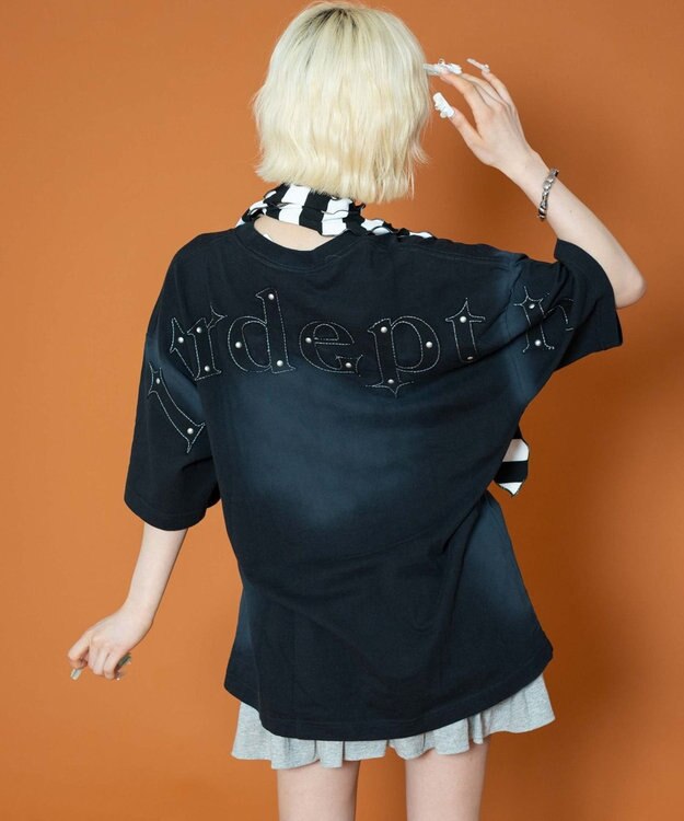 WEGO 【ユニセックス着用ITEM】バックスタッズグラフィックT（SS） ブラック