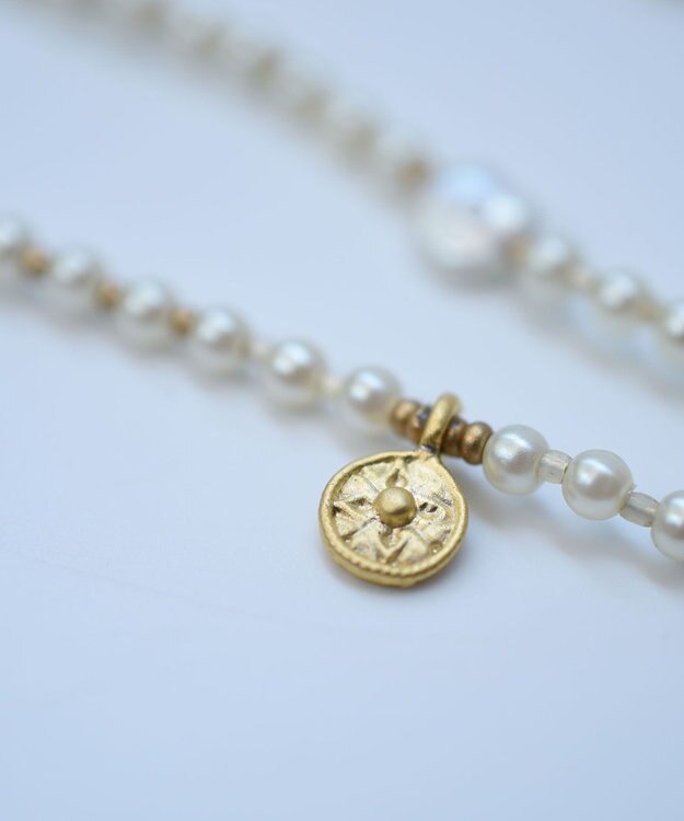 monshiro 【2WAY】ムーンストーンチャーム×ガラスパールロング ネックレス ホワイト×ゴールド