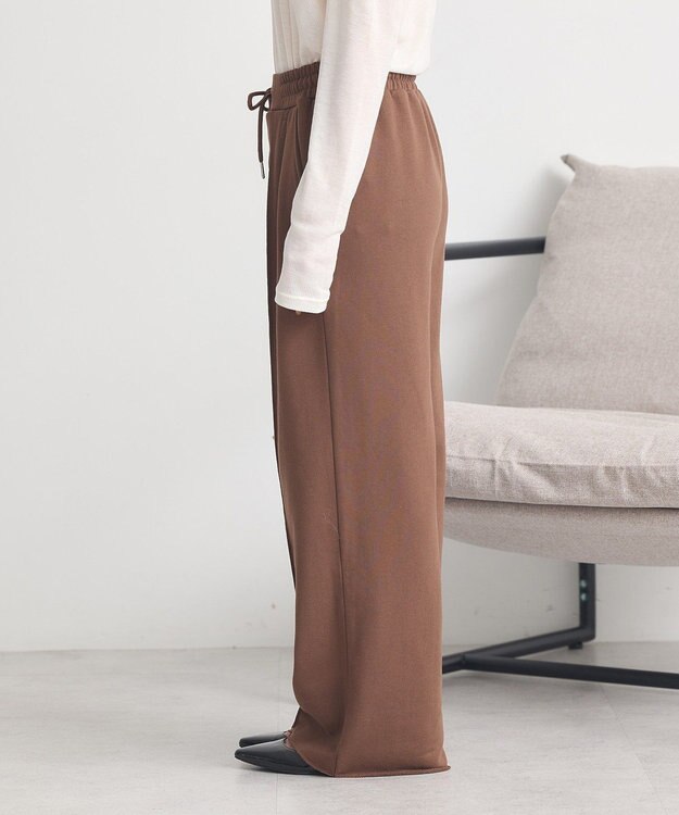 earth music&ecology センターシームタックスウェットパンツ Brown