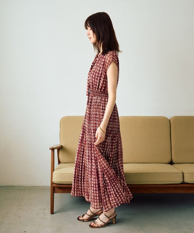 YECCA VECCA チェック柄ボウタイプリーツワンピース Bordeaux