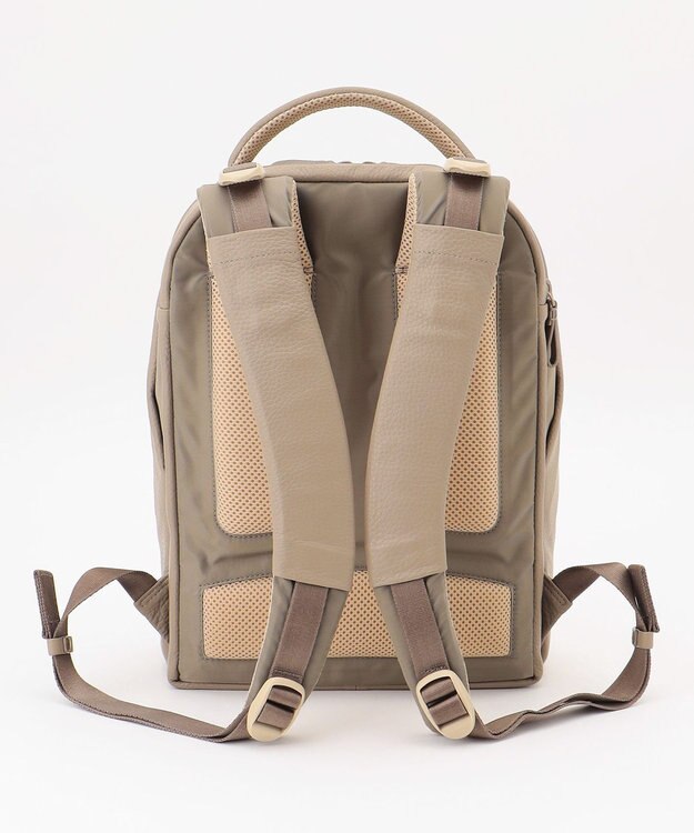 Y'SACCS 【MADE IN JAPAN】　WELLBA　人間工学バックパック　Sサイズ グレージュ