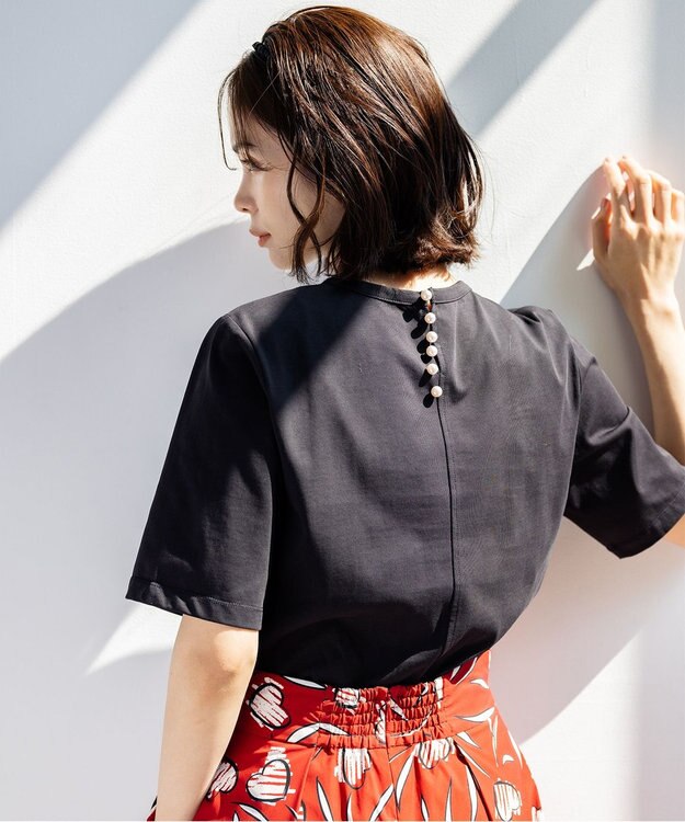 組曲 S 【汗ジミ防止・撥水】GIZAプレーティング天竺バックパール Tシャツ ブラック系