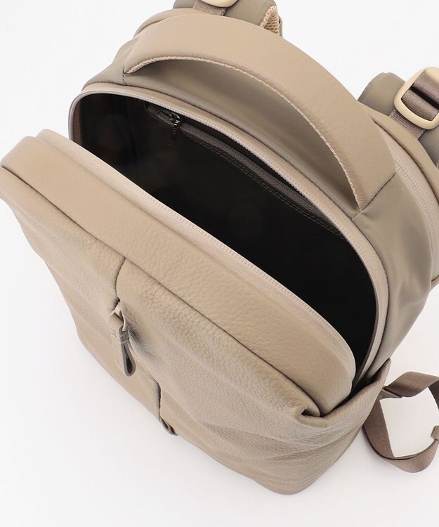 Y'SACCS 【MADE IN JAPAN】　WELLBA　人間工学バックパック　Sサイズ グレージュ