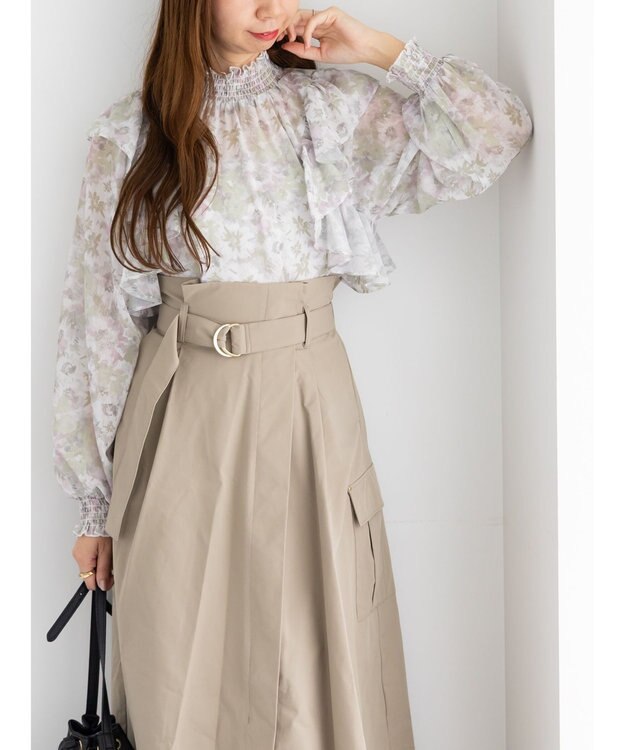 Te chichi フラワーパターンシアーフリルブラウス カーキ