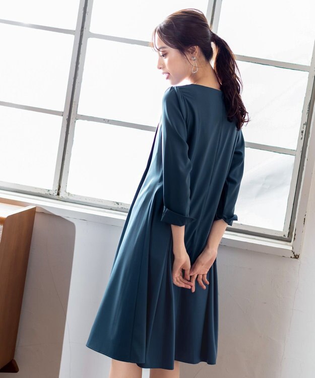 Tiaclasse 【洗える】スタイルアップも叶うピンタックワンピース ブルー