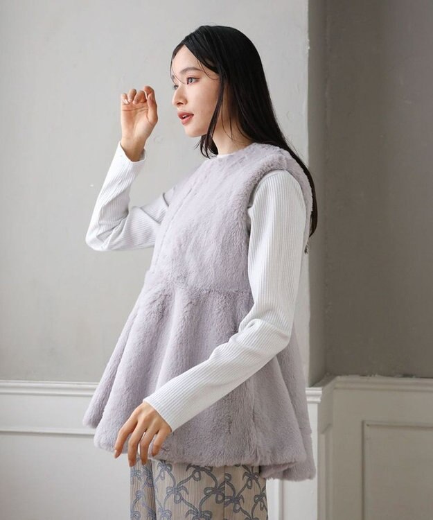 Green Parks ・ＥＬＥＮＣＡＲＥ　ＤＵＥペプラムフェイクファーベス Gray Beige