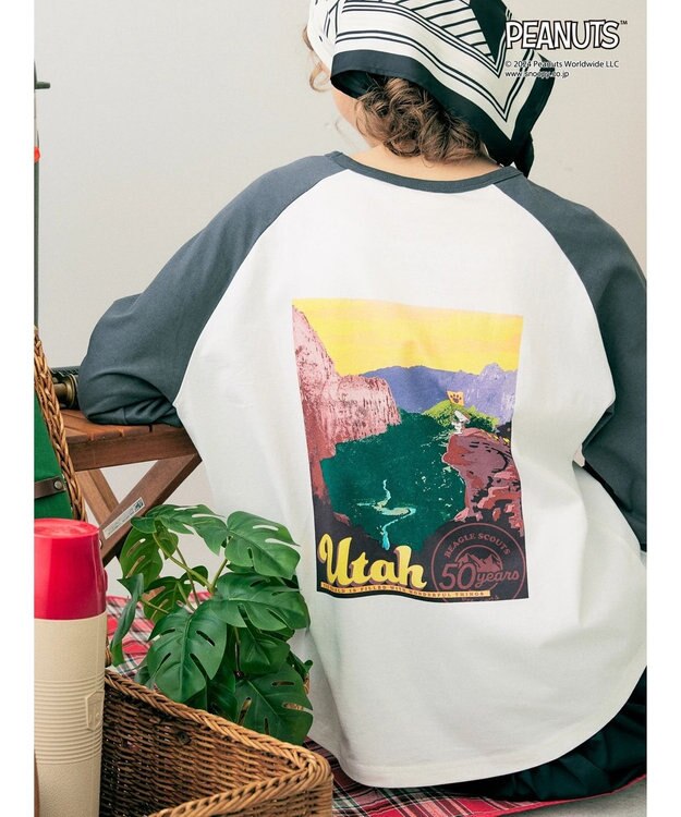 AMERICAN HOLIC ラグランフォトプルオーバー／ＰＥＡＮＵＴＳ Charcoal Gray