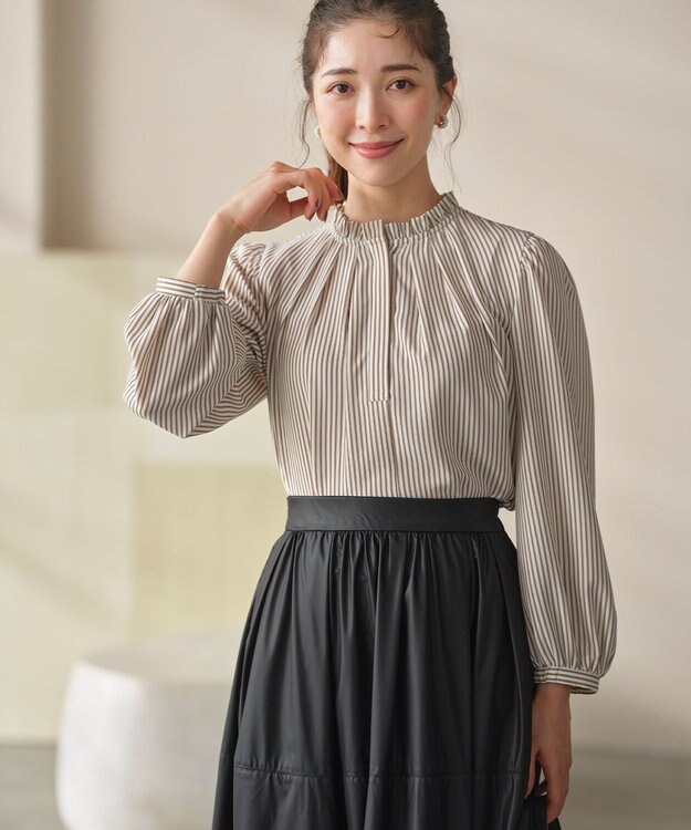 組曲 【WEB限定】ライトデシン フリル襟ブラウス ベージュストライプ系5