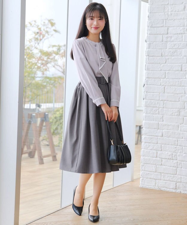 Tiaclasse L 【2WAY・新色追加】取り外し可能な​配色パイピングボウタイブラウス グレー×オフホワイト