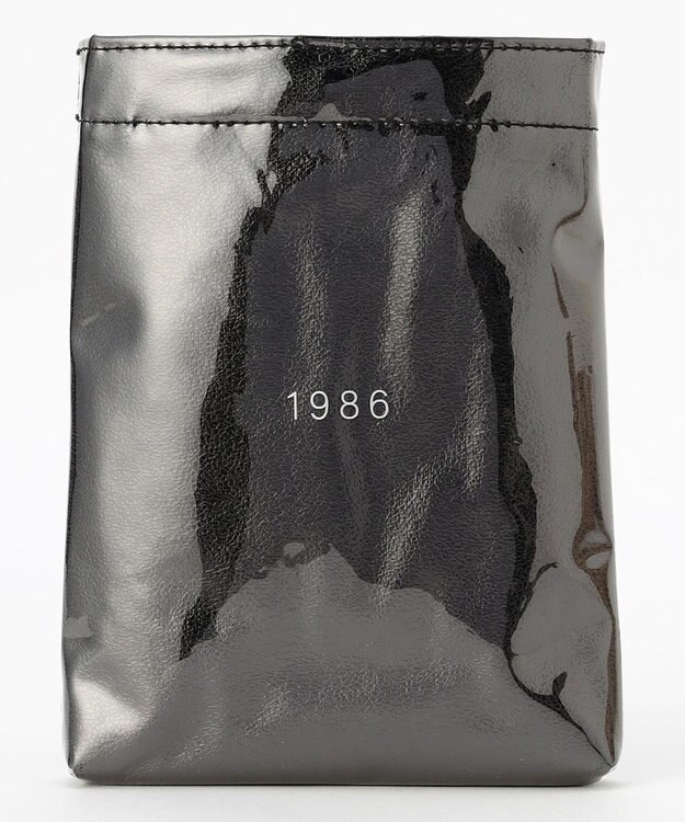 Y'SACCS PVCメタリックショルダーバッグ ブラック