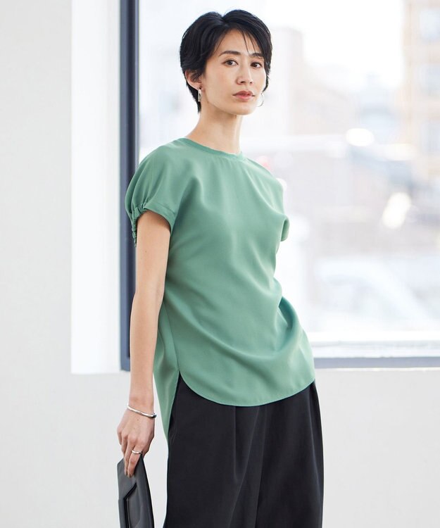 ICB 【洗える】FluidBackSatin ラウンドヘムプルオーバー セラドン系