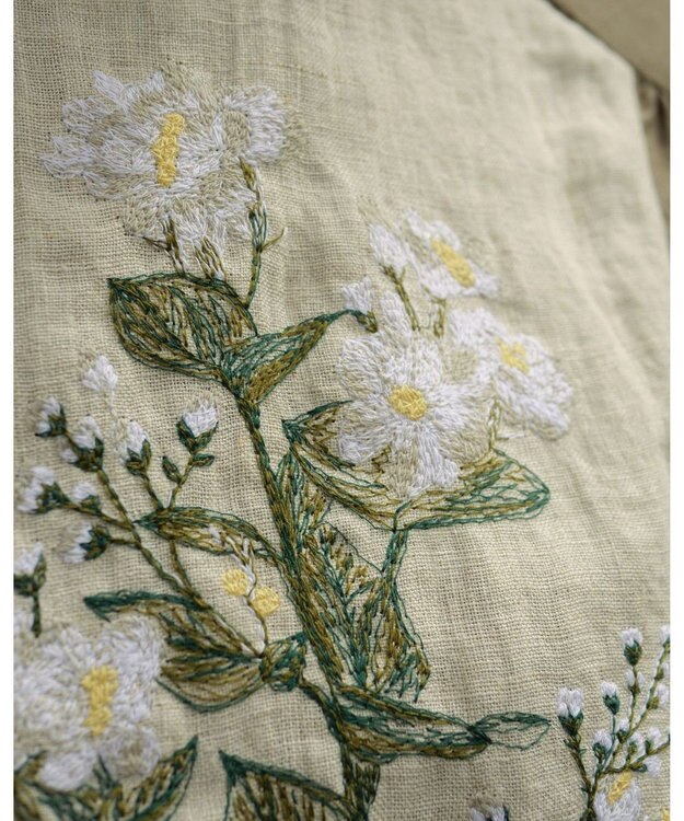 muuc ジャスミン刺繍半袖プルオーバー〈日本製・上質な天然素材・遠州織物〉〈繊細なオリジナル花刺繍〉〈ゆったりフリーサイズ〉〈上品な大人の布帛Tシャツ〉 カーキ