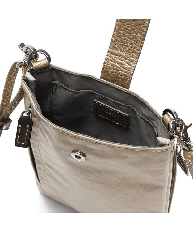 PELLE BORSA パスポートサイズショルダーバッグ Alive アライブ 4306 ゴールド