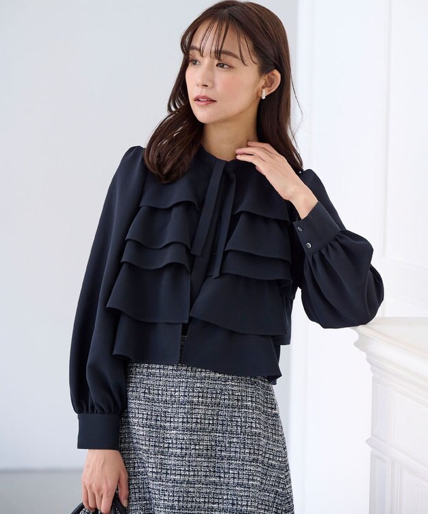 組曲 【KUMIKYOKU NAVY】コンフォータブルドレープ フリルブラウス ネイビー系