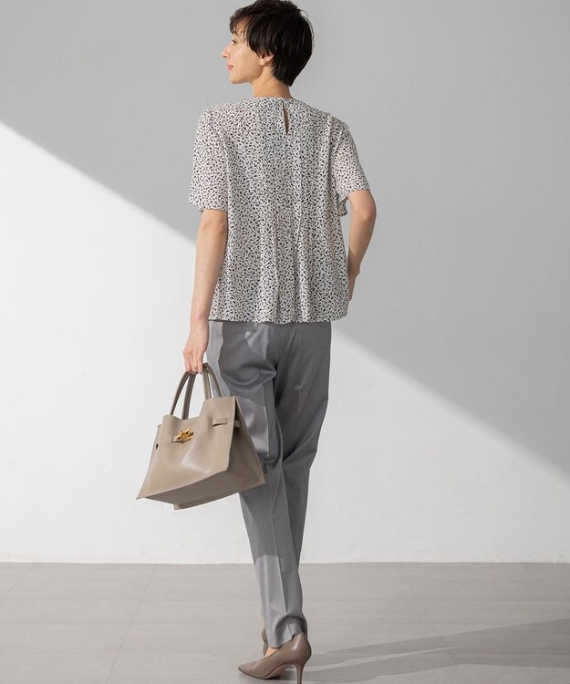 23区 【セットアップ対応/洗える】ストレッチシャンブレー テーパード パンツ ライトグレー系