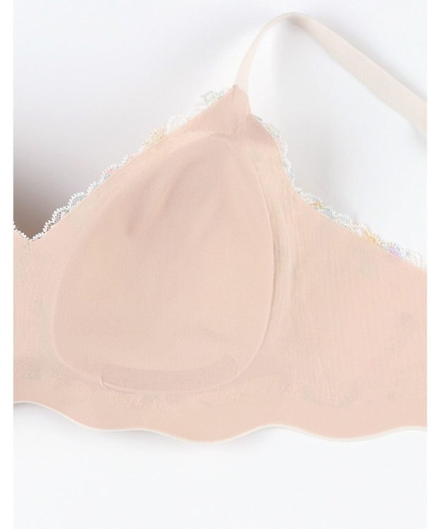 Wing ノンワイヤーブラ 吸いつくようなフィット感 軽いつけごこち ナチュラルなバストシルエット ブラジャー KB4100 ウイング／ワコール クリーム