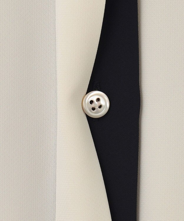 ICB 【人気のため新色追加・WEB限定カラーあり】BackSatinAmunzen 5分袖バンドカラーブラウス ライトオリーブ系