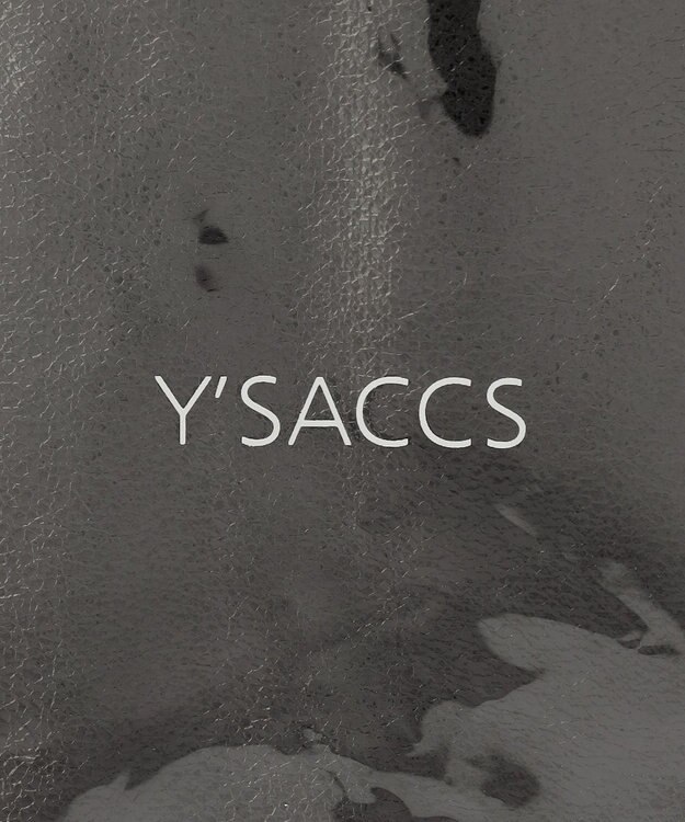 Y'SACCS PVCメタリックショルダーバッグ ブラック