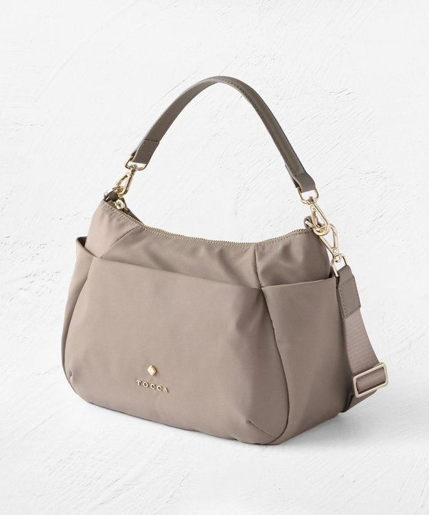 TOCCA 【大人百花掲載】PIECE OF CRESCENT NYLONBAG バッグ ベージュ系