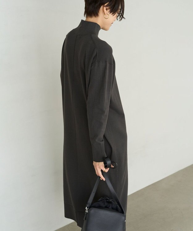 UNFILO 【洗える】ハイネックＩラインニットワンピース チャコール