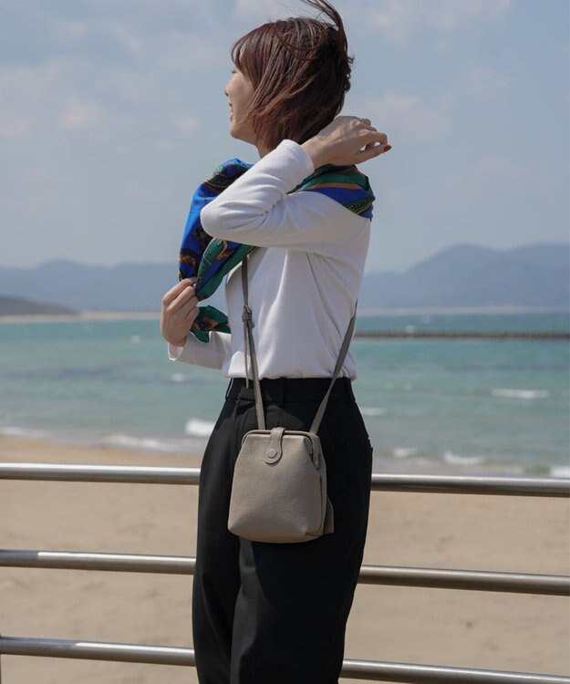 Atelier nuu 【定番シリーズ/国内生産】parcel mist ダレスポシェット グレージュ