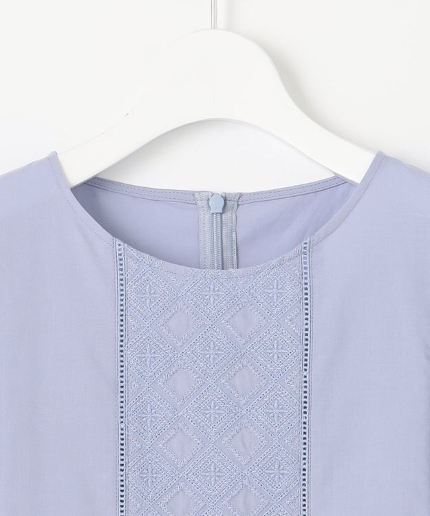 自由区 【洗える・XSサイズあり】ジオメトリックエンブロイダリー ブラウス ダルブルー系