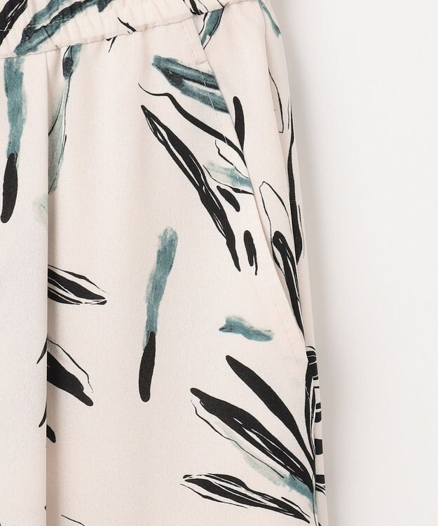 23区 L 【洗える】スリークボタニカルプリント ドロスト パンツ アイボリー系