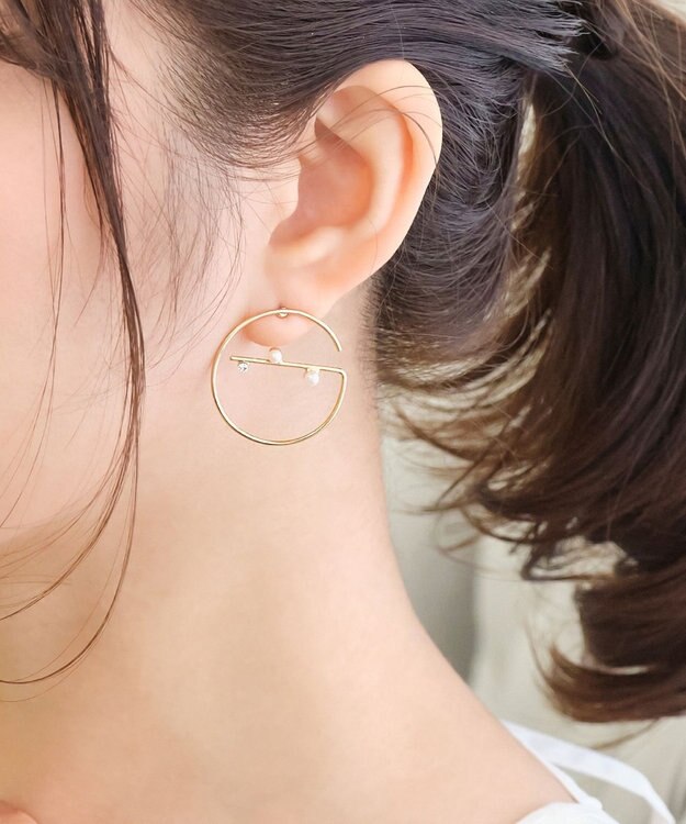 Phoebe エラボレイトパールピアス ゴールド