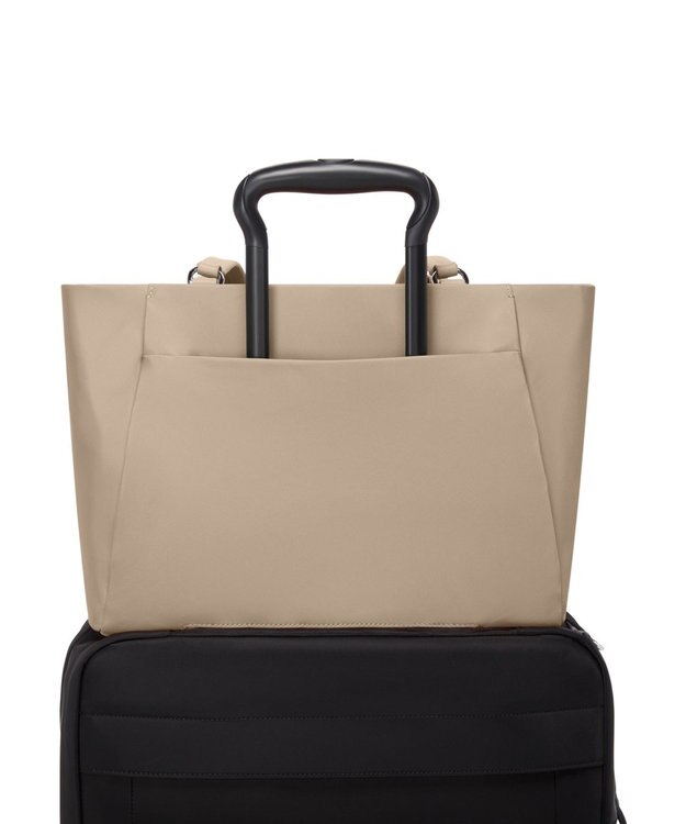 TUMI VOYAGEUR 「ヴァレッタ」ミディアム・トート オート