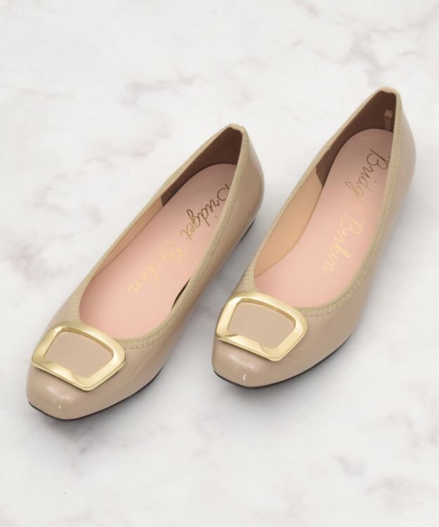 Bridget Birkin 【Bridget Birkin】バックルアクセントレインパンプス ベージュエナメル