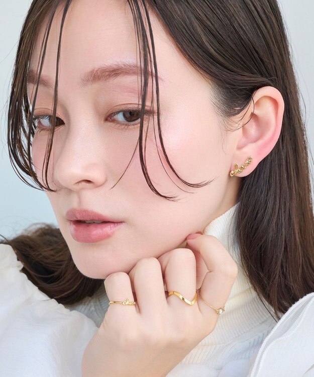 Phoebe ラッキーレターピアス&イヤリング(チャーム)/片耳 ゴールド