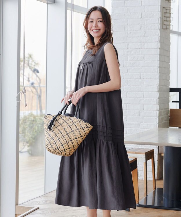 Tiaclasse 【小倉優子さん着用・洗える・XSサイズ】麻調ピンタックロングワンピース チャコールグレー