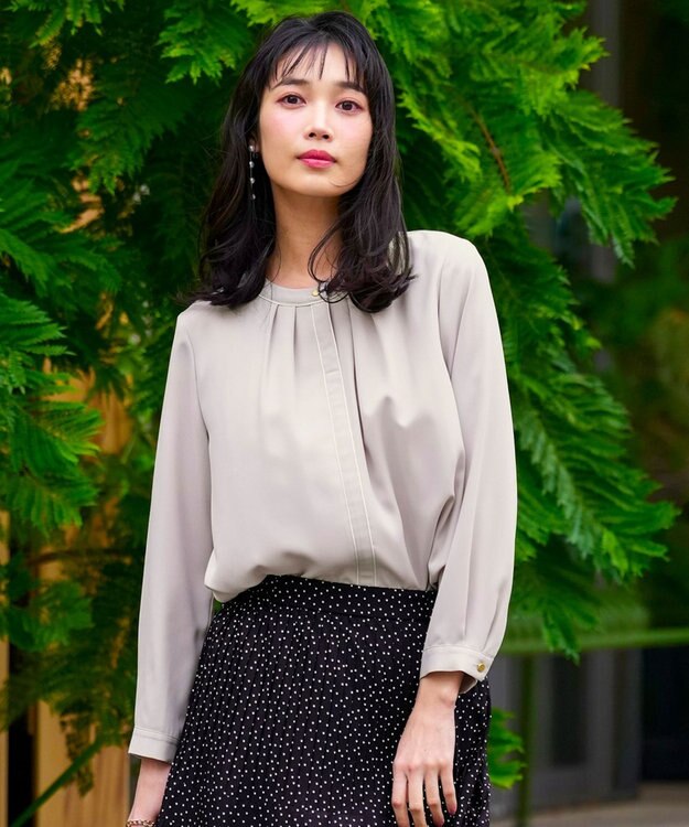 ANY SIS フロントタックバイカラー ブラウス グレージュ×アイボリー