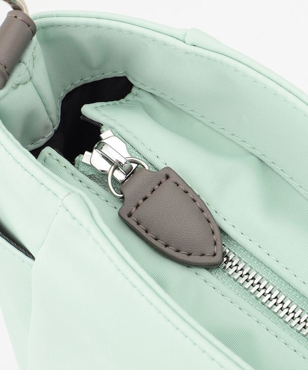 Y'SACCS ナイロン×リサイクルレザー　ホック2WAYトート　Mサイズ ミント