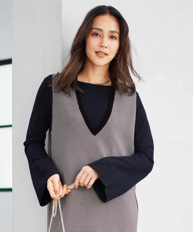 自由区 【セットアップ対応・洗える】レーヨンストレッチフレアスリーブ ニット ブラック系