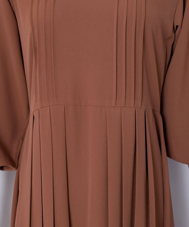 Tiaclasse L 【洗える】シンメトリープリーツワンピース ブラウン