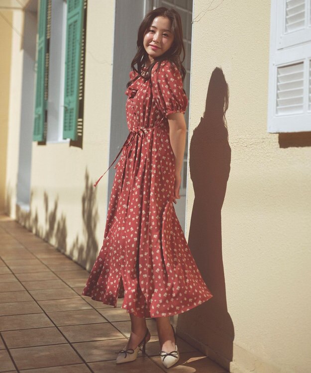 Feroux カシュクールデザイン 小花プリントワンピース レッド系