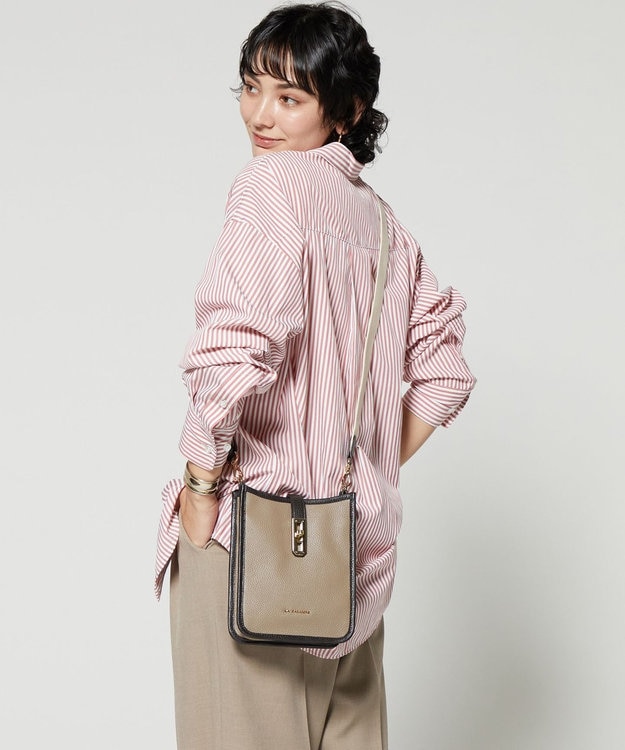 LA BAGAGERIE スクエアレザーミニショルダーバッグ グレージュ