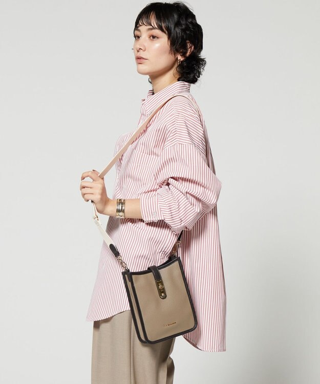 LA BAGAGERIE スクエアレザーミニショルダーバッグ グレージュ