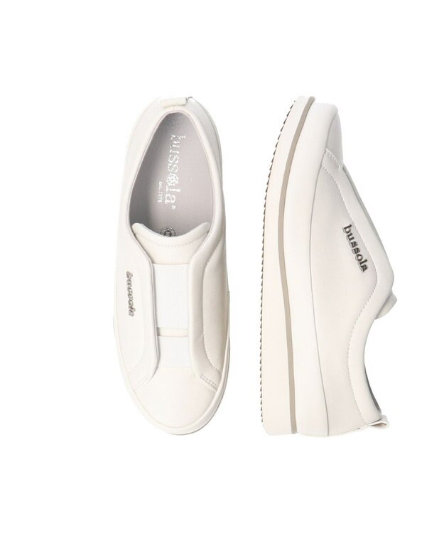 INTER-CHAUSSURES 【BUSSOLA】撥水フラットスリッポンスニーカー アイボリー