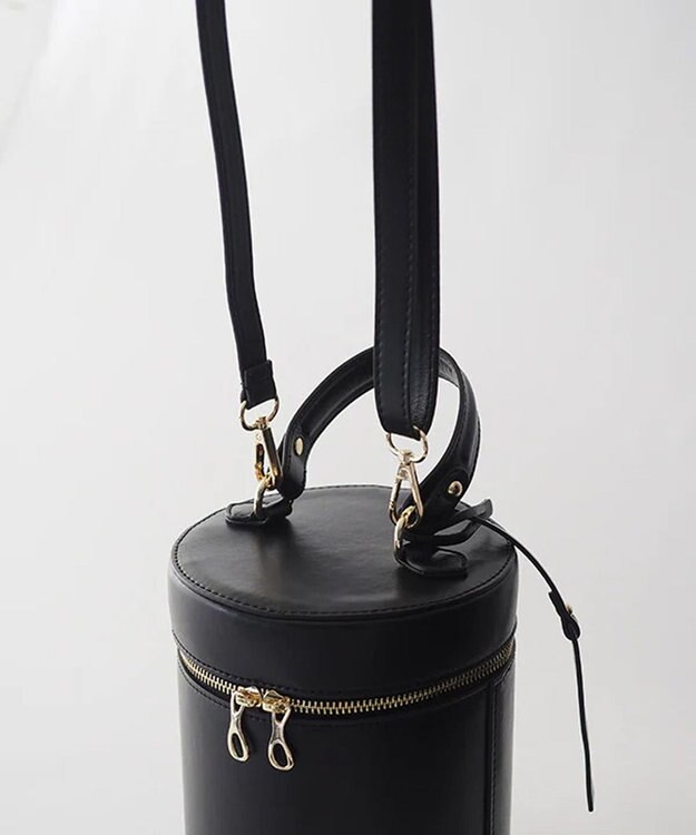 style code [Lyrss/リルス] イタリア製牛トコ皮 CITYエシカルレザースマート ショルダーポケット ブラック