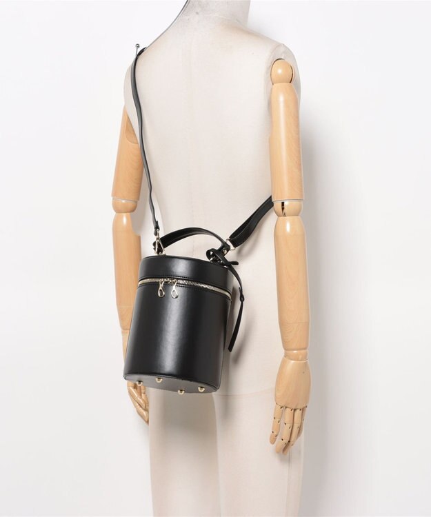 style code [Lyrss/リルス] イタリア製牛トコ皮 CITYエシカルレザースマート ショルダーポケット ブラック